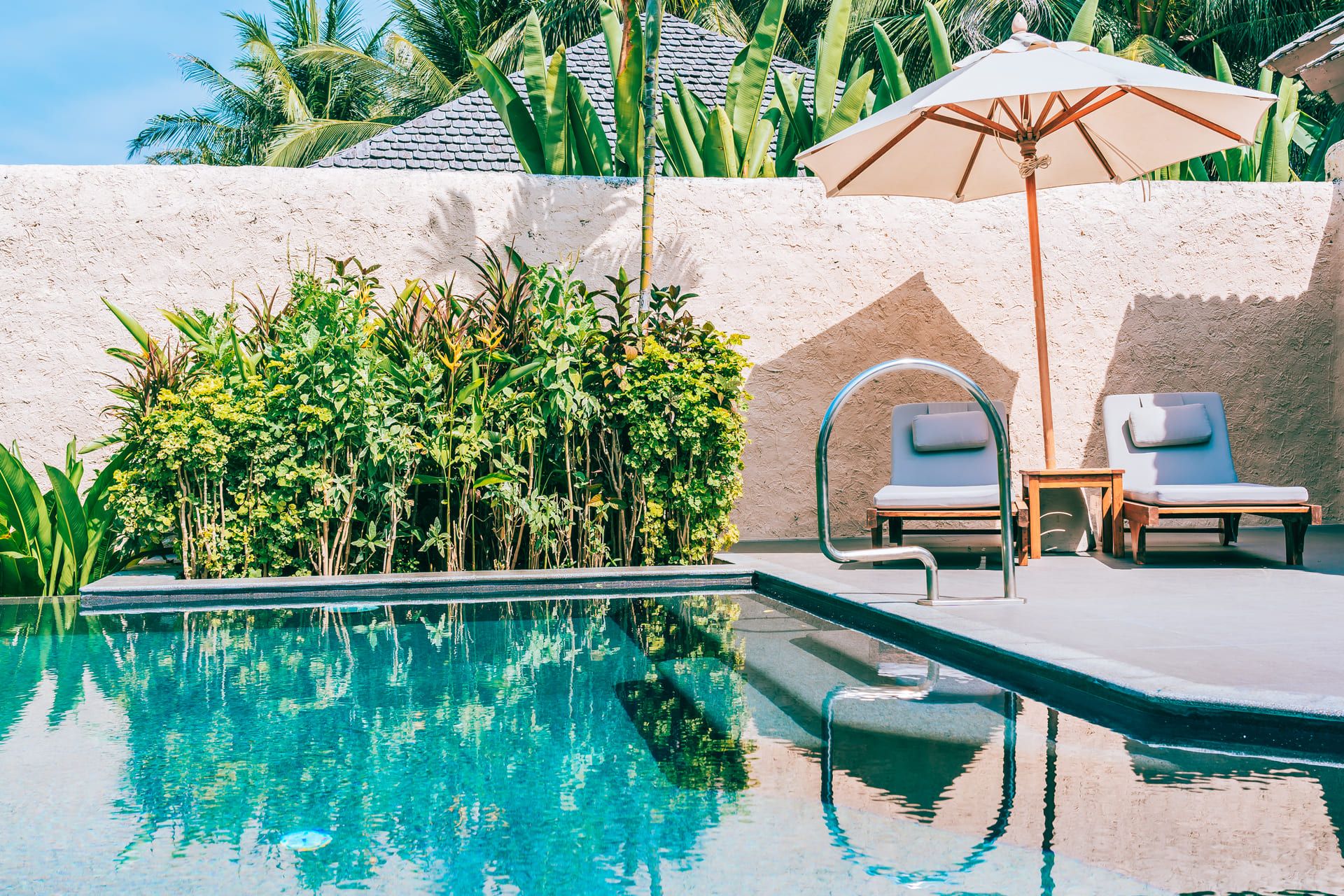 Poolside and garden paving solutions in Largo