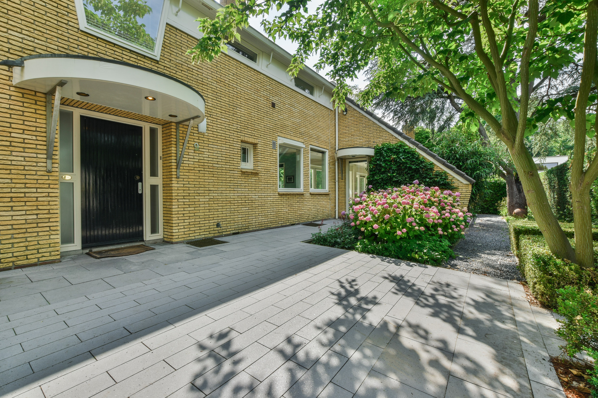 Front yard paver designs Florida home